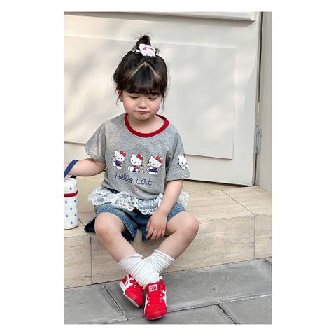 Bộ Đồ Bé Gái Hello Cat Dễ Thương - Áo Thun Tay Ngắn & Quần Jeans Ngắn Phối Ren Xinh Xắn từ 2-8 Tuổi