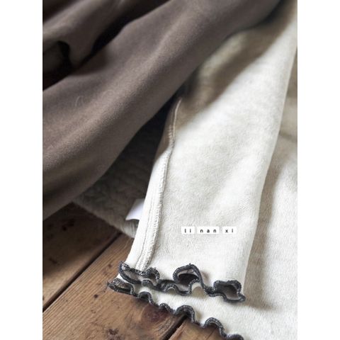 Bộ Đồ Ngủ Dài Tay Nhún Diềm Lót Nhung Dày Ấm Cho Bé Gái - Hoạ Tiết Phương Tây Sang Điệu Thời Trang Thu Đông 2024