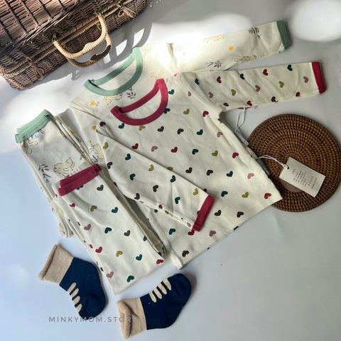 Bộ Đồ Dài Tay Thu Đông Hàn Quốc Cho Bé Trai Gái - Bộ Quần Áo Mặc Nhà Đi Học, Chất Cotton Dày Dạn, Ấm Áp Mùa Lạnh