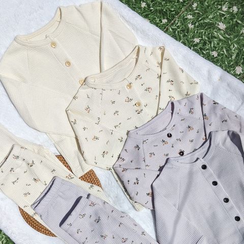 Bộ Đồ Dài Tay Cotton Tổ Ong Peekaboo - Thời Trang Thu Đông Cho Bé Phong Cách Hàn Quốc, Dễ Thương và Thoáng Khí