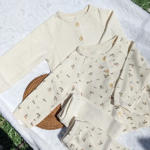 Bộ Đồ Dài Tay Cotton Tổ Ong Peekaboo - Thời Trang Thu Đông Cho Bé Phong Cách Hàn Quốc, Dễ Thương và Thoáng Khí