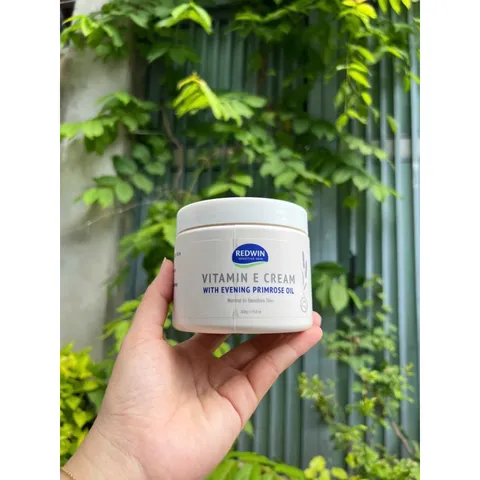 Kem Dưỡng Da Redwin Vitamin E và Tinh Dầu Anh Thảo 330g - Dưỡng ẩm, Làm Mịn Da, An Toàn Cho Da Nhạy Cảm