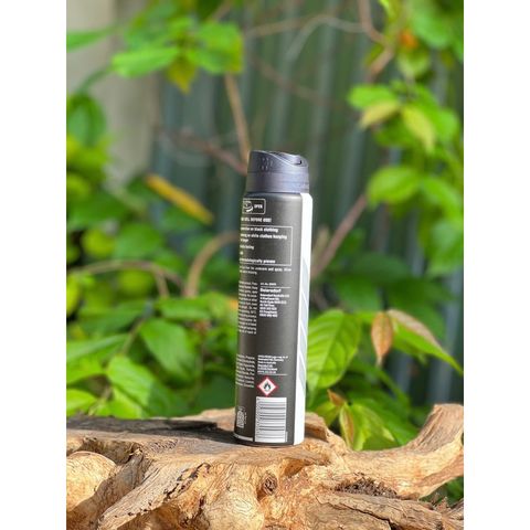 Xịt Khử Mùi Nam Nivea Black & White 250ml - Ngăn Mùi, Giảm Vệt Ố Vàng, An Toàn Cho Da Nhạy Cảm, 48 Giờ Hiệu Quả