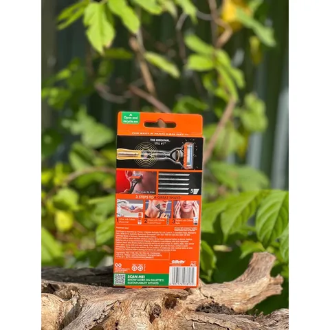 Dao cạo râu Gillette Fusion5 5 lưỡi - Hàng Úc với 2 lưỡi thay thế - Cạo sạch nhẹ nhàng không trầy xước, thiết kế thông minh