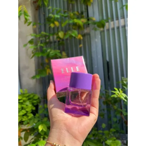 Nước Hoa Nữ Elle Free Spirit Eau De Parfum 30ml - Hương Trái Cây Tươi Mát, Hoa Thủy Tiên, Gỗ Vàng Dịu Êm, Quà Tặng Thích Hợp