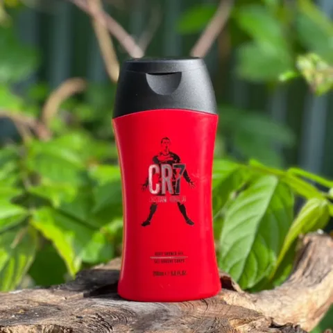 Sữa Tắm Cristiano Ronaldo CR7 200ml - Gel Tắm Hương Cam Bergamot & Hổ Phách, Làm Sạch Da & Ngăn Ngừa Mùi Cơ Thể