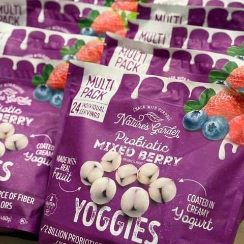Nature's Garden Probiotic Mixed Berry Yoggies - Snack Trái Cây Phủ Sữa Chua, Giàu Lợi Khuẩn và Chất Xơ - Hộp Tiện Lợi 24 Gói