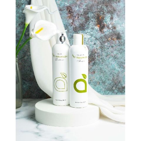 Combo Dầu Gội Dầu Xả V-Natucare 300ml - Chiết Xuất 100% Thiên Nhiên, Tăng Cường Sức Khỏe Tóc, Mềm Mượt và Óng Ả Như Huyền Bí