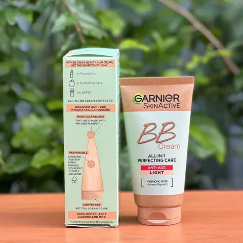 Kem BB Cream Garnier SkinActive Anti-Age 50ml - Trang Điểm, Dưỡng Da, Chống Nắng SPF15, Làm Đều Màu Da, Che Khuyết Điểm