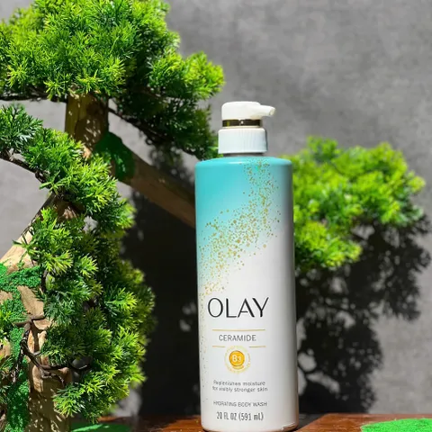 Sữa tắm Olay Cleansing & Strengthening 591ml - Giúp Da Mềm Mại, Khỏe Mạnh với Ceramide & Vitamin B3 cho Nam Nữ