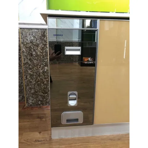 Thùng gạo mặt gương EUROGOLD GB300S | Hàng chính hãng |Kích thước tủ 300mm |