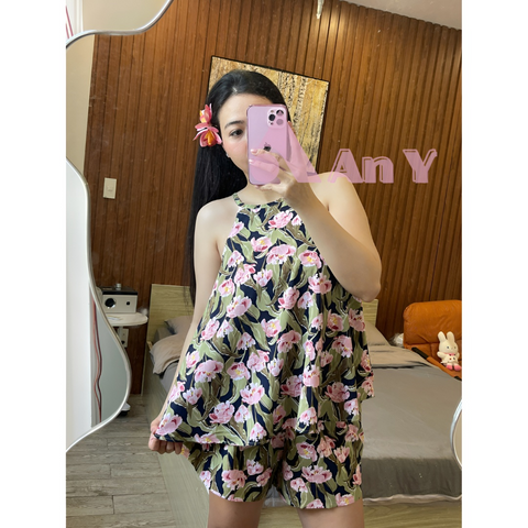 Đồ Bộ Nữ Mặc Nhà Kiểu Yếm Họa Tiết Hoa Tulip Vải Tole Mềm Mại Thời Trang Tết 2026 - Dễ Chịu, Thoáng Mát, Sống Động