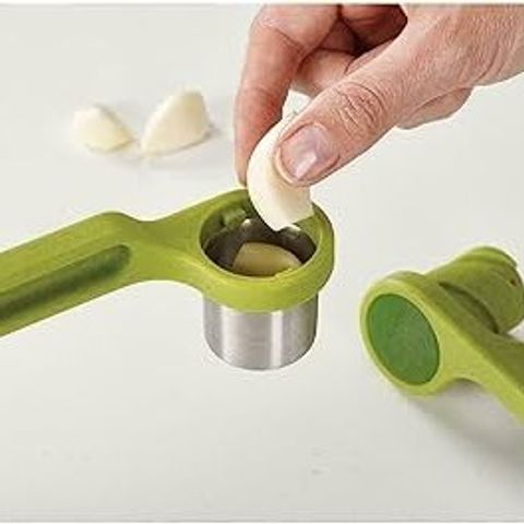 Dụng Cụ Ép Tỏi Joseph Joseph Helix 20102 - Ép Nát Nhiều Tép Tỏi Dễ Dàng, Thiết Kế Tiện Lợi, Chất Liệu Bền Bỉ, Màu Xanh Lá
