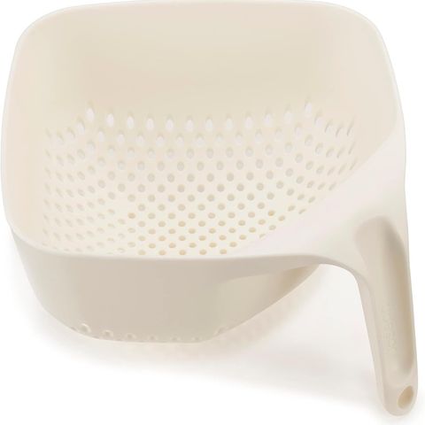 Rổ đựng đồ có tay cầm Joseph Joseph 40092 - Thiết kế tiện dụng, góc vuông dễ rót, tiết kiệm không gian và có thể rửa máy rửa chén