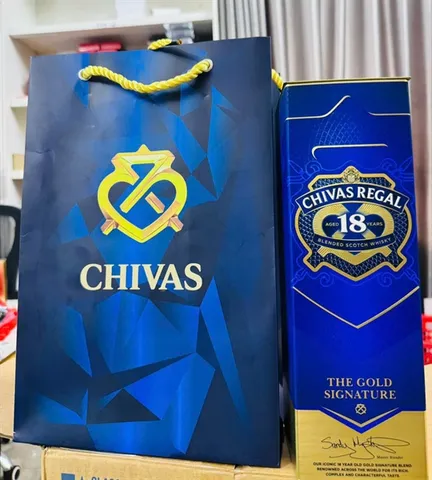 Whisky Chivas Regal 18 Năm 700ml - Hương Vị êm Mượt Cao Cấp - Quà Tặng Lý Tưởng cho Người Yêu Rượu