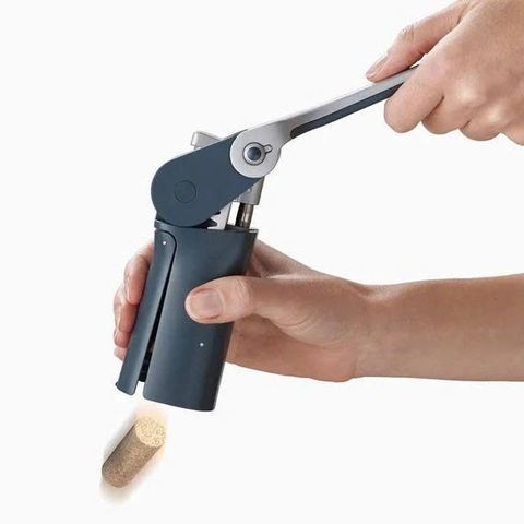 Dụng cụ mở rượu Joseph Joseph 20099 BarWise™ màu xanh - Corkscrew gọn nhẹ, dễ sử dụng với thiết kế thông minh ấn tượng