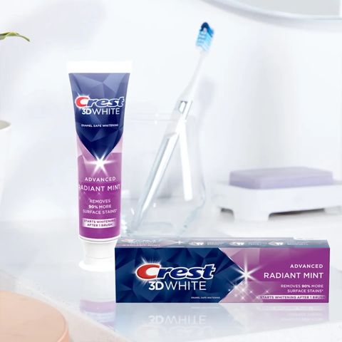 Kem Đánh Răng Crest 3D White Radiant Mint 93g - Làm Trắng Răng, Thơm Miệng, Mỹ Nhập Khẩu Chính Hãng