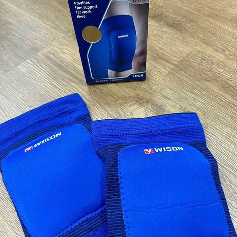 Băng Bảo Vệ Đầu Gối Wison - Đệm Mềm Chống Chấn Thương Thể Thao, Dễ Đeo, Thoáng Khí, Phù Hợp Đối Tượng Chơi Thể Thao