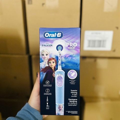 Bàn Chải Điện Oral-B Cho Trẻ Em - Sạch Răng Miệng Tự Tin Hơn, Thiết Kế Màu Sắc Sinh Động, Bảo Vệ Nướu, Dễ Sử Dụng