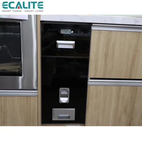 Thùng gạo điện tử gương Ecalite EL-RC300B - Thiết kế hiện đại, nắp đậy kín đáo, công nghệ đong gạo thông minh, sức chứa 15 kg