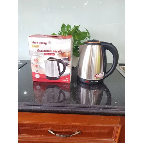 Ấm đun nước siêu tốc Điện Quang ĐQ EKT06 1518