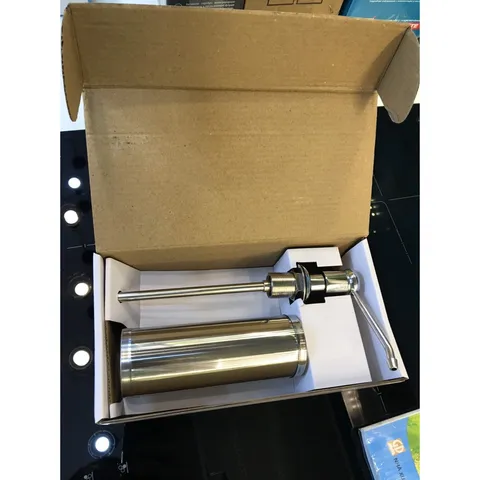 Bình Xà Bông Inox Âm Bàn dùng để đựng xà bông.