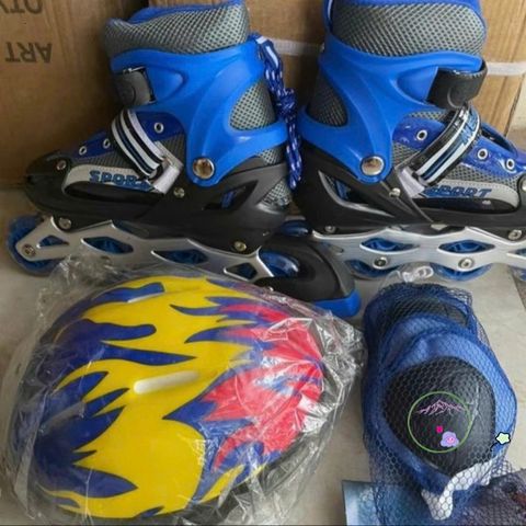 Giày Patin Trẻ Em Kèm Mũ Bảo Hiểm và Bộ Bảo Hộ - An Toàn Vui Chơi, Có Bánh Xe Đèn LED Phát Sáng, Size S/M/L, Đỏ/Xanh/Hồng