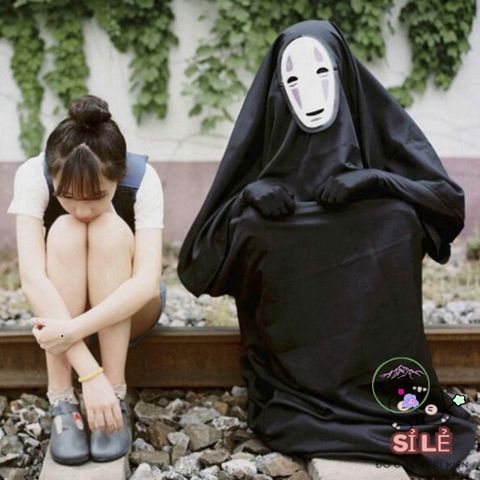 Bộ Hóa Trang Vô Diện - Set Cosplay Độc Đáo Bao Gồm Áo Choàng, Mặt Nạ và Găng Tay Đen Cho Halloween và Sự Kiện Hoá Trang