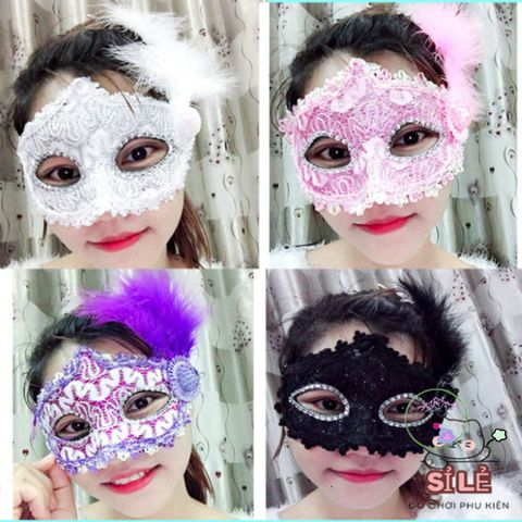 Tấm Che Mặt Nửa Ôm Hoa Lông Vũ Sang Trọng - Phụ Kiện Halloween Huyền Bí Độc Đáo Cho Tiệc Tùng