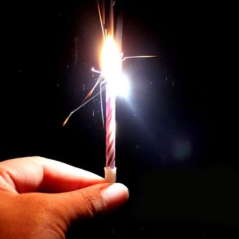 Nến Thổi Không Tắt - Bộ 10 Cây Nến Ma Thuật Cho Tiệc Sinh Nhật & Giáng Sinh - Gối Ghi Chú Vui Nhộn