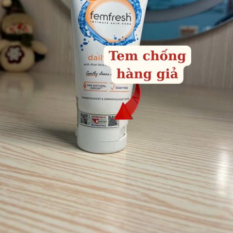 Dung Dịch Vệ Sinh Phụ Nữ Hàng Ngày Femfresh 50ml - Làm Sạch Nhẹ Nhàng, Cân Bằng pH, Chiết Xuất Thiên Nhiên