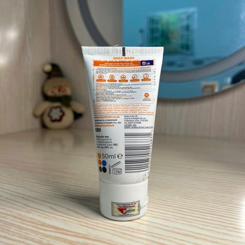 Dung Dịch Vệ Sinh Phụ Nữ Hàng Ngày Femfresh 50ml - Làm Sạch Nhẹ Nhàng, Cân Bằng pH, Chiết Xuất Thiên Nhiên