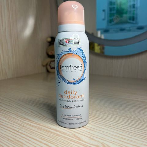 Xịt Khử Mùi Femfresh Daily Deodorant Spray 125ml - Thơm Mát, An Toàn Cho Vùng Kín, Bảo Vệ 24 Giờ, Nhập Khẩu Chính Ngạch