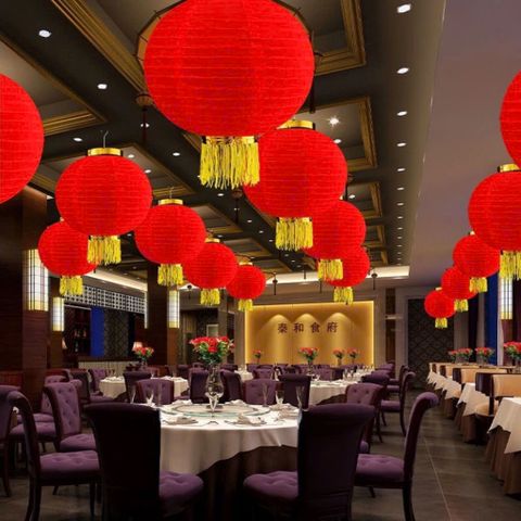 Lồng Đèn Tròn Vải Lụa Sang Trọng Có Tua Rua Đỏ Vàng - Trang Trí Tết Lễ Hội Ngoài Trời, Kích Thước 25-35cm