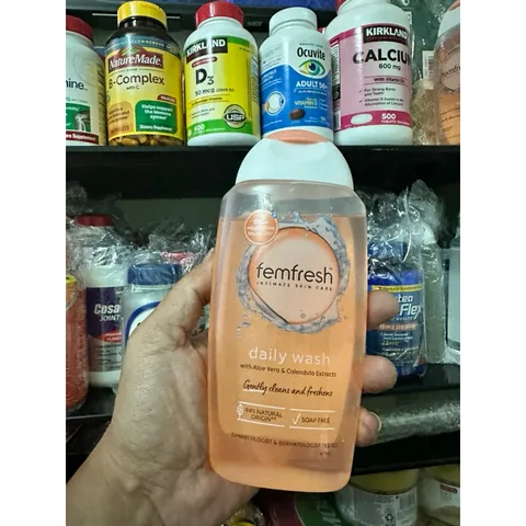 Dung Dịch Vệ Sinh Phụ Nữ Femfresh 250ml - Gel Tự Nhiên Kháng Khuẩn, Làm Sạch, Khử Mùi, Hương Thơm Dễ Chịu, Sử Dụng Hàng Ngày