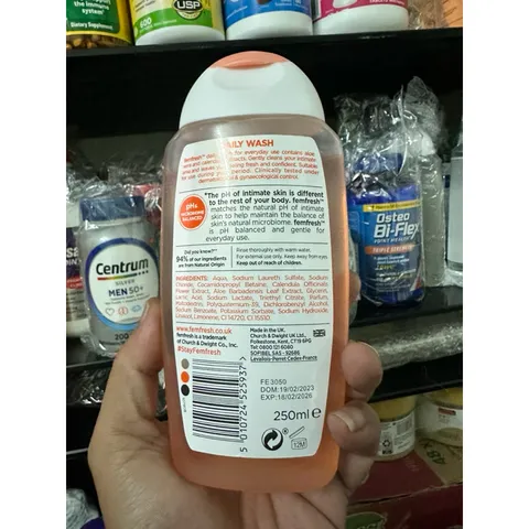 Dung Dịch Vệ Sinh Phụ Nữ Femfresh 250ml - Gel Tự Nhiên Kháng Khuẩn, Làm Sạch, Khử Mùi, Hương Thơm Dễ Chịu, Sử Dụng Hàng Ngày