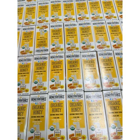 Xịt Họng Keo Ong Organic HoneyWorks Cho Bé Từ 1 Tuổi - Hỗ Trợ Giảm Ho và Kháng Khuẩn 30ml