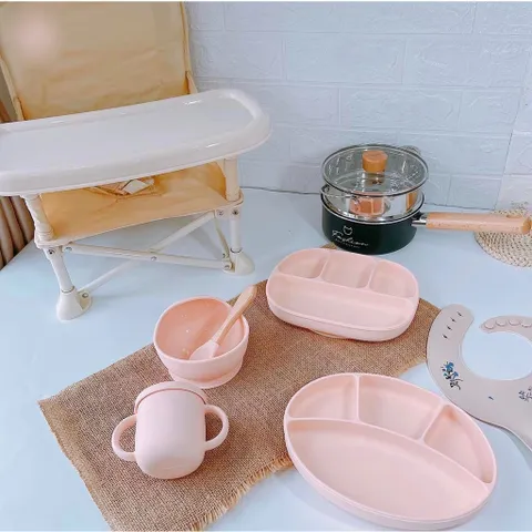 Khay Ăn Dặm Silicon Cao Cấp Oval 4 Ngăn Màu Pastel Có đế Hít Chống Đổ, Chống Lật - Không Chứa BPA