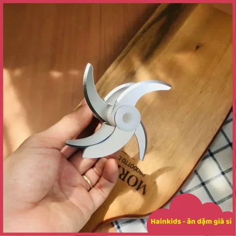 Máy Xay Mini Hattiecs 6 Lưỡi 0.3L Cho Bé - Máy Xay Thủy Tinh Tiện Dụng Kèm Quà Tặng Dây Buộc Tóc Hoa Cúc Xinh Xắn