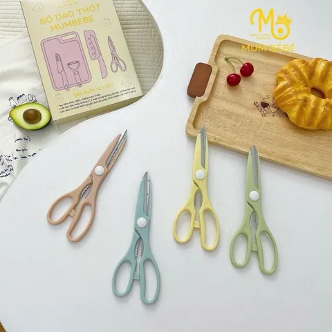 Bộ Dao Thớt 5 Chi Tiết Mumbebe - Dụng Cụ Chế Biến Đồ Ăn Dặm An Toàn Cho Bé, Chất Liệu Nhựa và Thép Không Gỉ