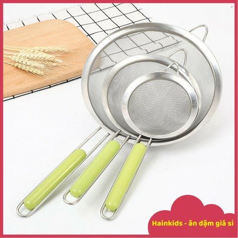 Rây Inox 304 Tay Cầm Xanh - Rây Lọc Siêu Mịn An Toàn Cho Sức Khỏe Bà Nội Trợ, Tiện Lợi Sử Dụng Trong Nhà Bếp