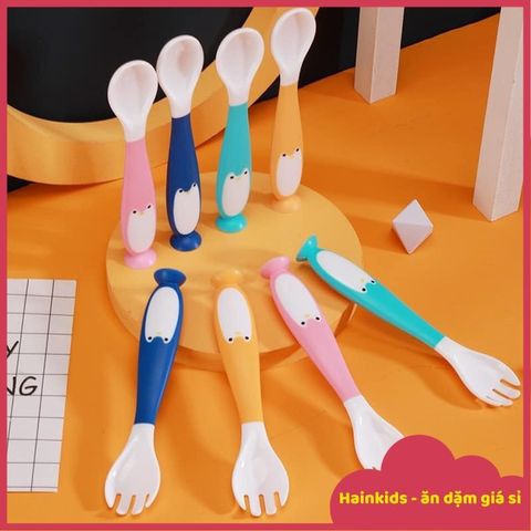 Set Thìa Nĩa Bẻ Cong An Toàn Kèm Hộp Đựng - Đồ Dùng Tập Xúc Cho Bé Từ 9 Tháng, Thiết Kế Mềm Mại và Vệ Sinh