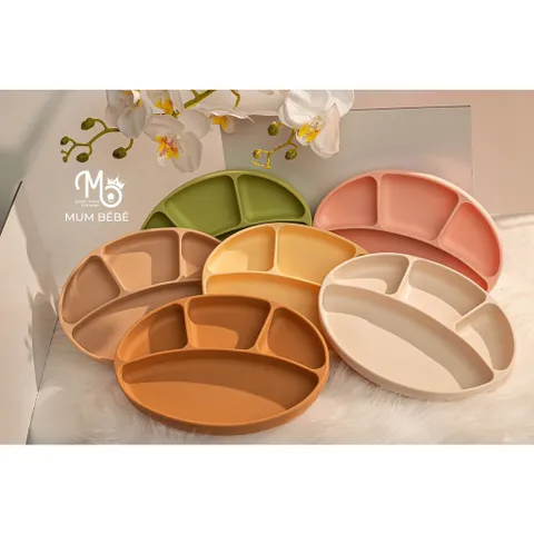 Khay Đế Hít Mumbebe, Khay Silicon Cao Cấp Chống Đổ, Chống Lật, Hình Oval 4 Ngăn Cho Bé Ăn Dặm - Không Chứa BPA
