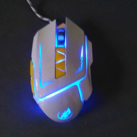 Chuột Gaming WAR WOLF T8 Có Dây LED Đổi Màu DPI 3500 - Thiết Kế Ergonomic Chuyên Dụng Cho Game Thủ