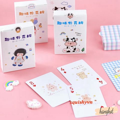 Bộ Bài Tây 52 Lá Cute - Thiết Kế Phi Hành Gia và Bò Sữa Dễ Thương, Chất Liệu Giấy Chống Nước, Quà Tặng Đáng Yêu cho Fan Anime