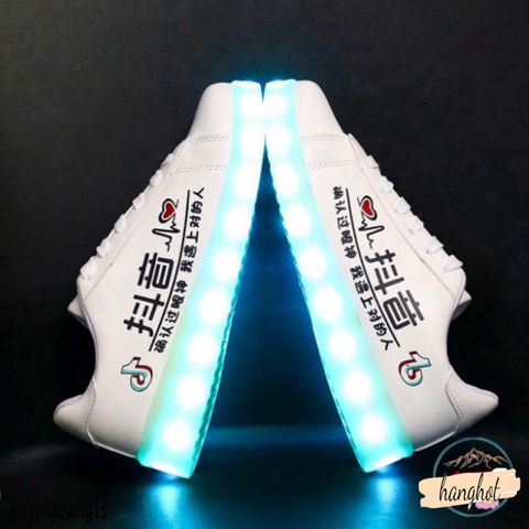 Giày LED Phát Sáng Đa Màu 7 Chế Độ Thời Trang Xuân Hè Nam Nữ - Sáng Dưới Nhịp Điệu Tiktok, Chống Nước, Giặt Rửa Dễ Dàng