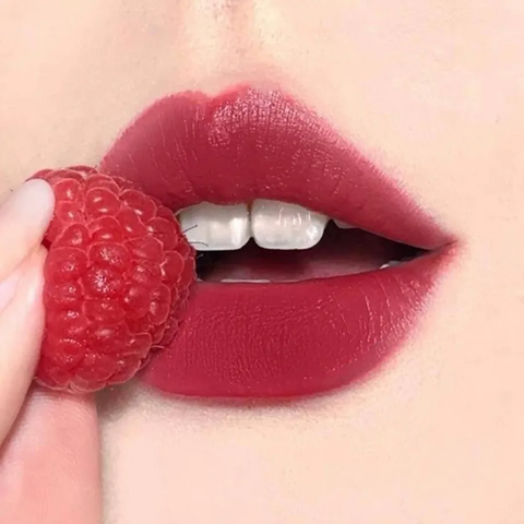 Son Lancôme L'absolu Rouge Intimate 888 French Idol - Son Môi Đỏ Đậm Cao Cấp, Chất Lượng Tốt, Đem Lại Vẻ Đẹp Quyến Rũ Cho Bạn