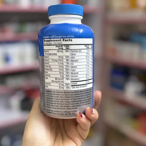 Vitamin tổng hợp One A Day Men's 50+ Multi - Hỗ trợ sức khỏe tim mạch, miễn dịch, năng lượng cho nam trên 50 tuổi - 200 viên