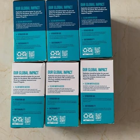 Bột điện giải Liquid I.V Hydration Multiplier - Made in USA, Hộp 15 gói, Cung cấp nước và khoáng chất cho cơ thể, Không chứa GMO, Dinh dưỡng vượt trội