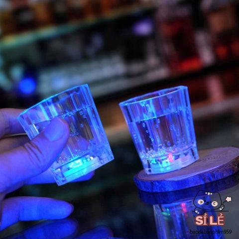 Cốc Uống Nước LED Nhấp Nháy 50ml - Cốc Trang Trí Tiệc, An Toàn, Độc Đáo, Phát Sáng Tự Động cho Bữa Tiệc và Sự Kiện